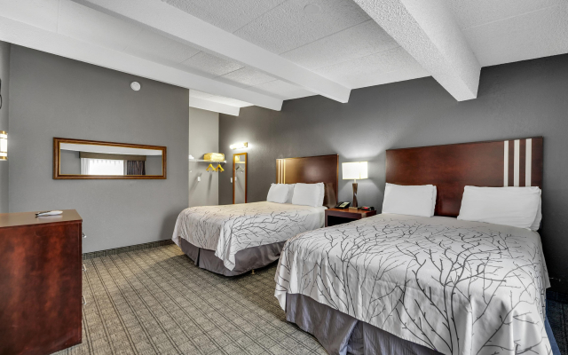 Eastlake Suites Hotel & Conference Center By OYO Urbana
