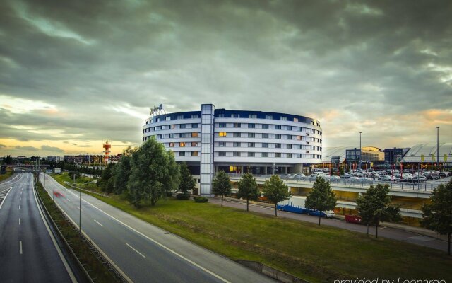 Отель Radisson Blu Hotel, Hamburg Airport Германия, Гамбург - отзывы, цены и фото номеров - забронировать отель Radisson Blu Hotel, Hamburg Airport онлайн вид на фасад