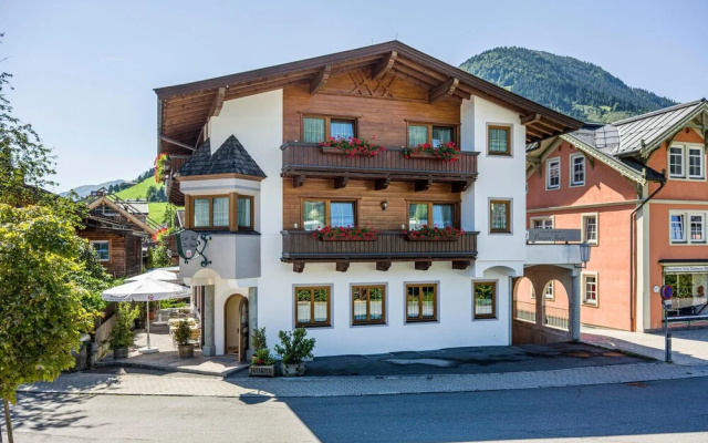 Awesome Apartment in Kirchberg With Wifi