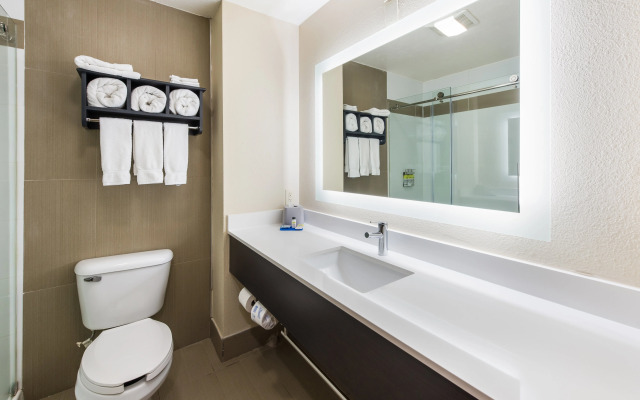 Holiday Inn Express London-I-70