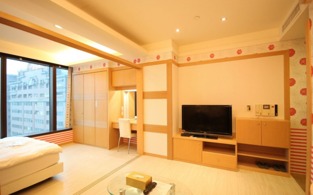 85 Childhood Suite