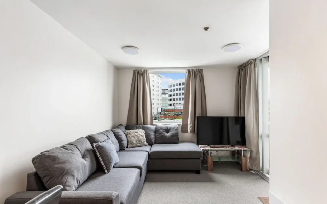 Cosy Central 1Br With Balcony!