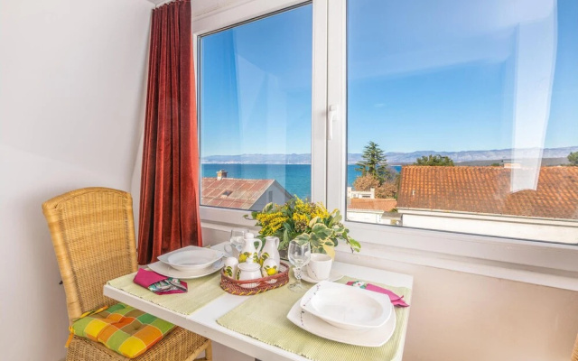 Beautiful Apartment in Vantacici With Wifi