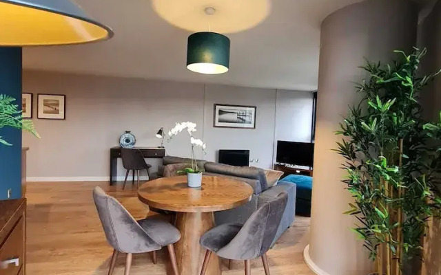 Sheffield 6th Floor City View Apartment