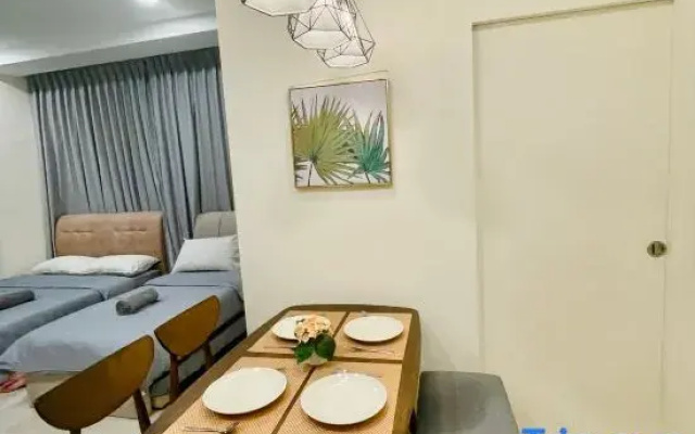 Kuching City Center Apartment With City View