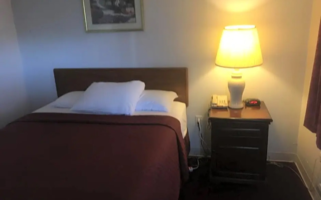 Villager Motel & Glen Manor Estate