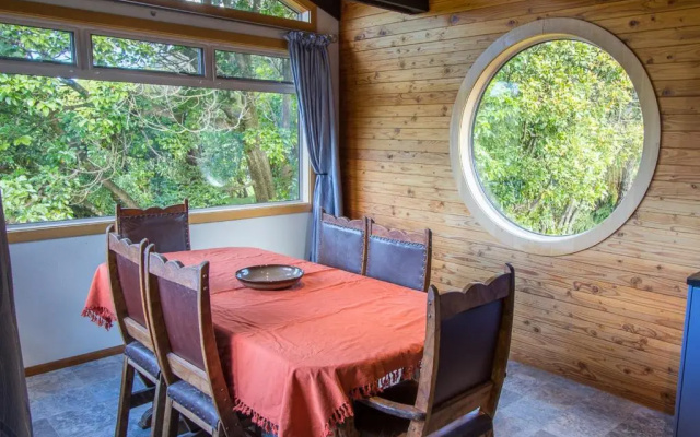 Tasman Hideaway - Marahau Holiday Home