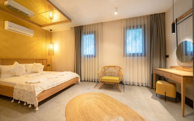 Reddoors Suites