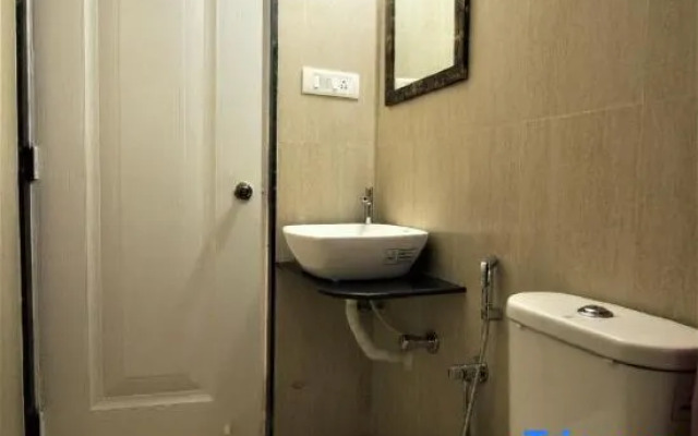 Woodside Retreat Serviced Apartments, 100 meters from baga river