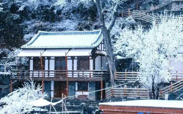 Tengri Khagan · Weizhou Manor