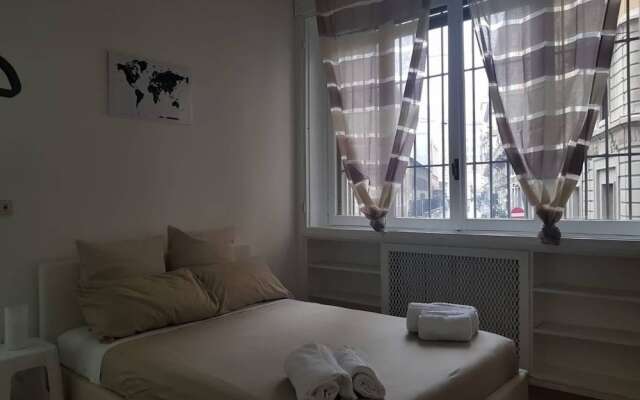 Exclusive 4 Bedrooms Apartment in Milan Center 1