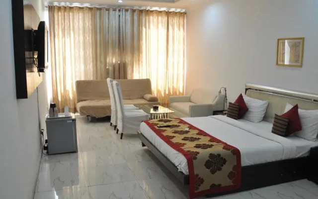 Kshitij Hotel Royale