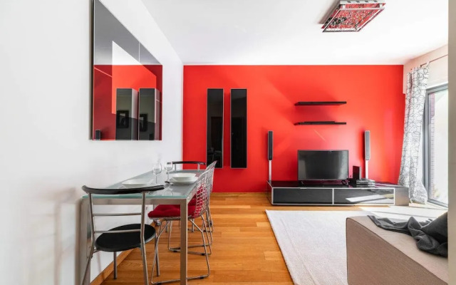 Relax 1bdr Apt by the River W/balcony & Parking!
