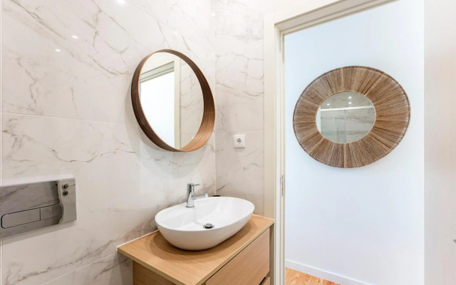 Central Studio w/ Pool, AC & Patio by LovelyStay