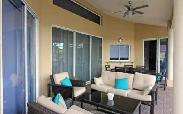 Waterfront Villa ID5218