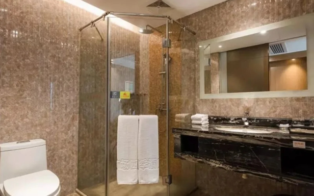 Guangchang Siji Hotel (Shenzhen Gongming Square Metro Station)
