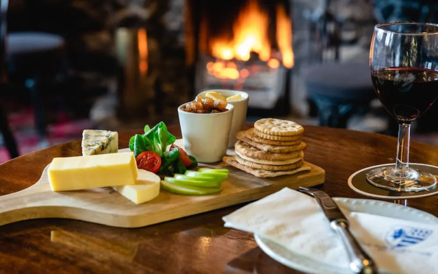 The Fox and Hounds