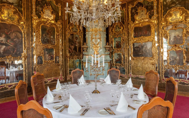 Schloss Leopoldskron   Meierhof