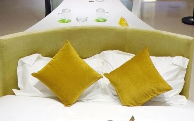 Huaqianshu Date Theme Design Hotel