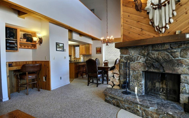 Beaverhead Condos at Big Sky Resort