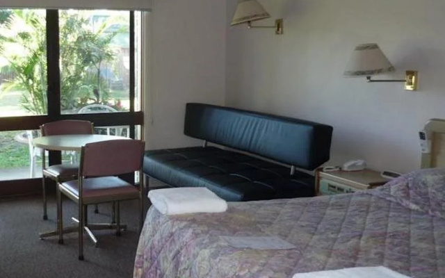 Glades Motor Inn