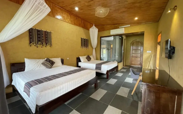 Sky Bay Lodge