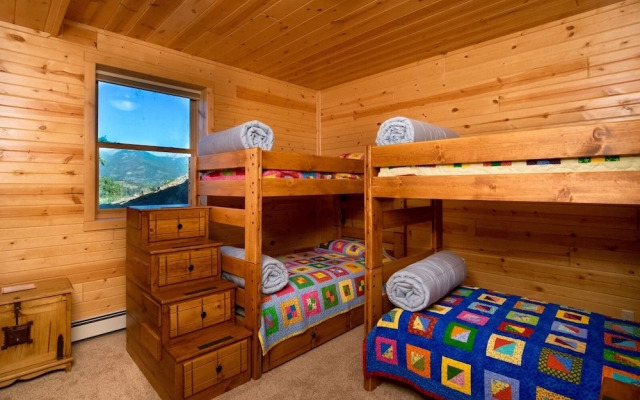 Armstrong Luxury Log Vacation At Windcliff 4 Bedroom Home by RedAwning