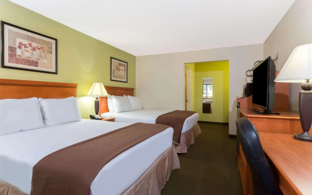 Howard Johnson Express Inn - Tallahassee