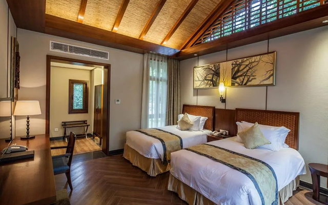 Wuzhishan Yatai Rainforest Resort Hotel