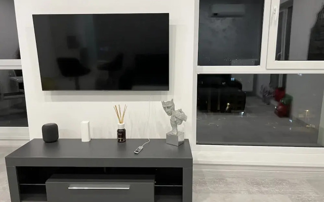 Amazing 2-Room Penthouse Cityview W13