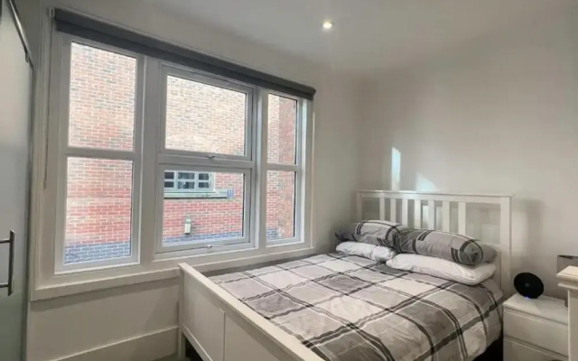 Spacious1br-6guests-walktoshops-fastwifi