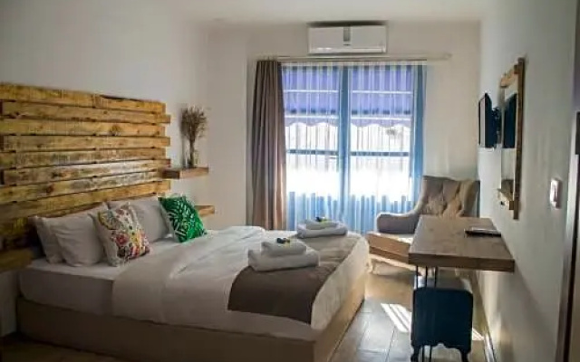 Lavinia Otel