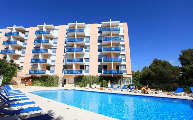 Отель Residence les Agapanthes вид на фасад