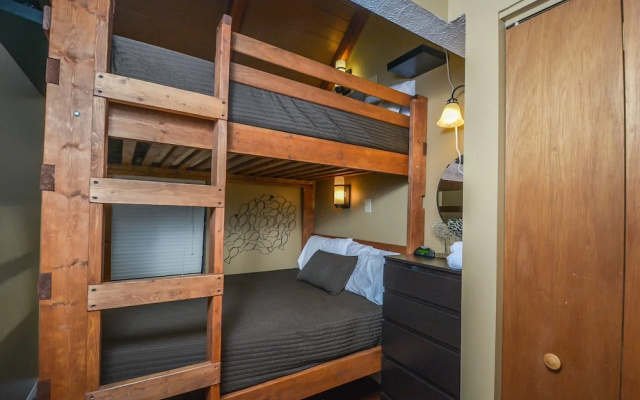 Loft of Luxury 2 Bedroom Townhome