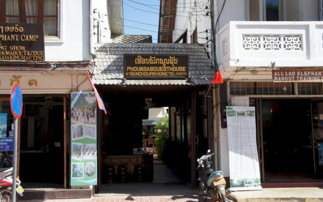 Phounsab Guesthouse in Luang Prabang, Laos from 24$, photos, reviews - zenhotels.com hotel front