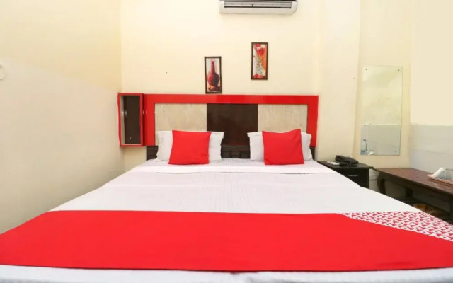Hotel Lions Den By OYO Rooms