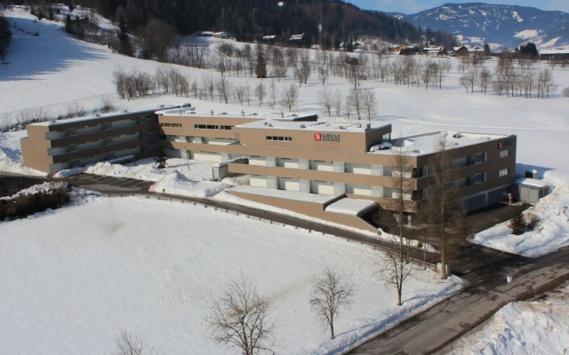 Tauernsuite Poolblick H Ggen
