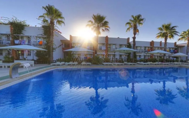 Club Hotel Arinna