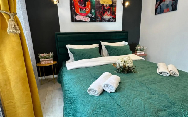 Anna Lux Apartment