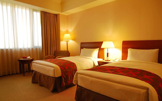 Monarch Plaza Hotel