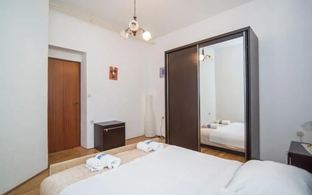 Apartment Sweet Dreams