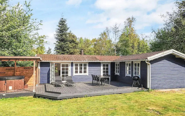 6 Person Holiday Home in Gedser