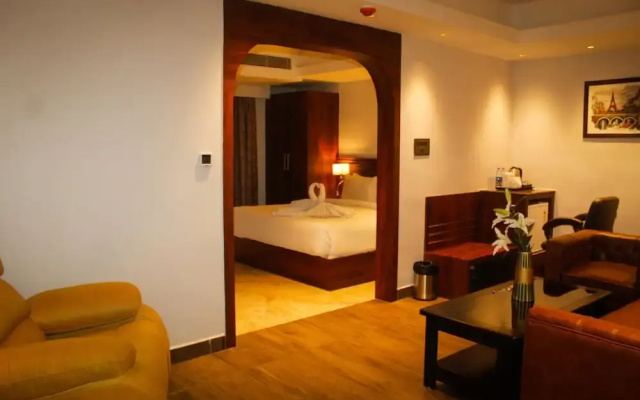 Luxus Inn Hotel