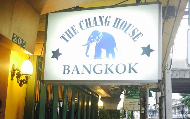 Отель The Chang House Бангкок вид на фасад