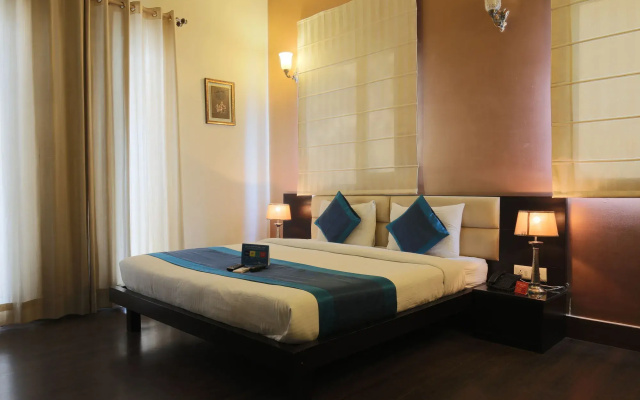 FabHotel Aashraye Nehru Place