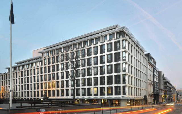 Отель Courtyard by Marriott Brussels EU Бельгия, Брюссель - 1 отзыв об отеле, цены и фото номеров - забронировать отель Courtyard by Marriott Brussels EU онлайн вид на фасад