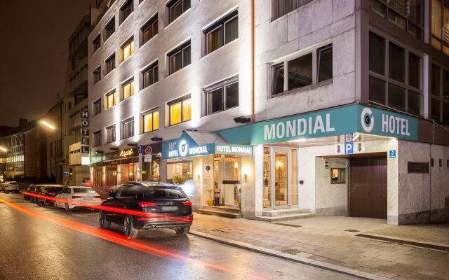 Centro Hotel Mondial вид на фасад
