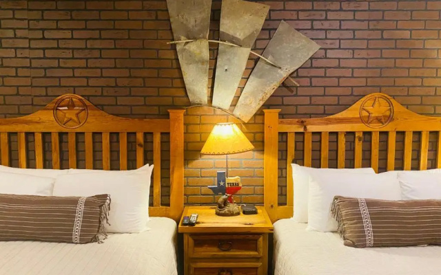 Deluxe Big Texan Multi Suite
