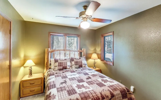 Golf, Hike, Explore! Family-friendly Pinetop Haven