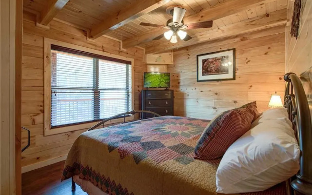 Woodland Escape by Jackson Mountain Rentals